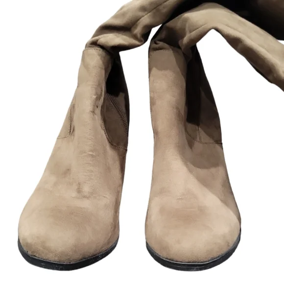 Charlotte Russe Brown Faux Suede Thigh High Heeled Boots Size 8 - Picture 4 of 9